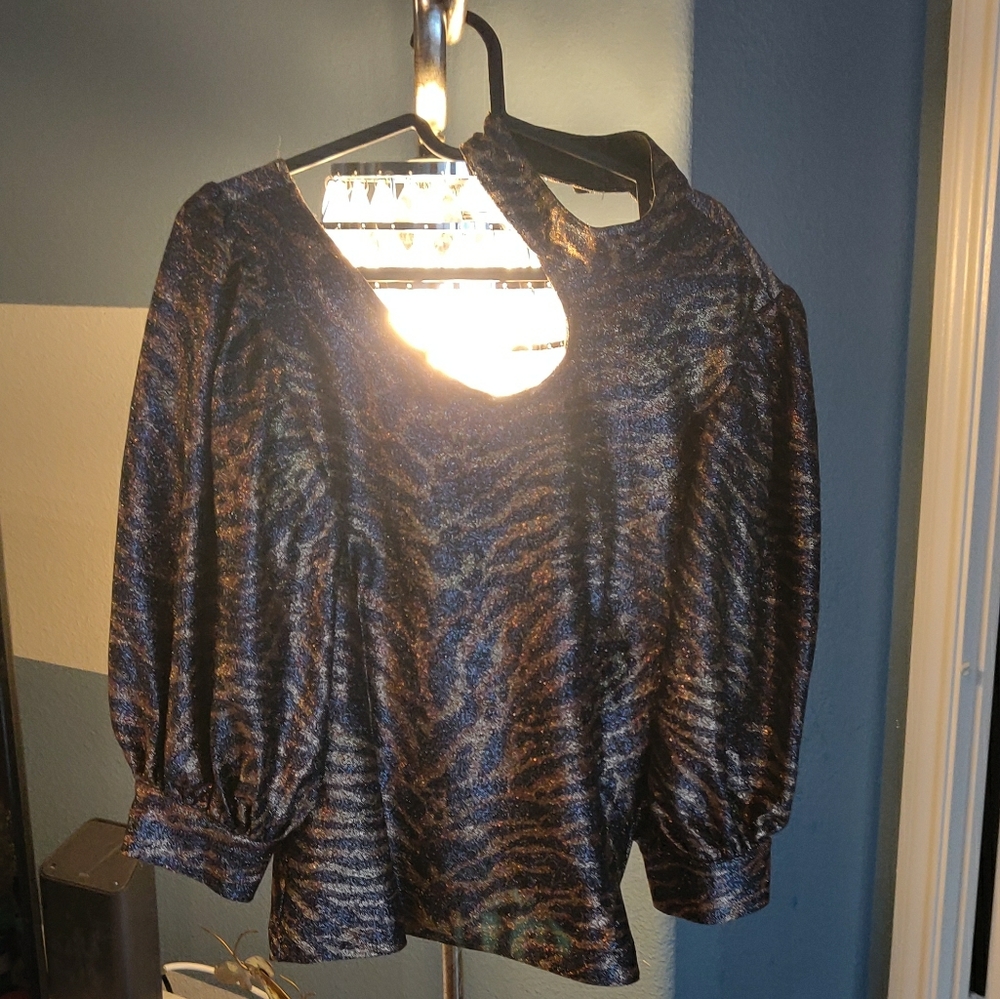 Brand new shiny Gaani cutout blouse